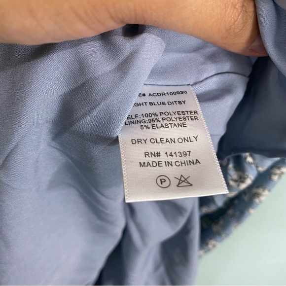 ASTR Emma Ruched Puff Sleeve Midi Dress Blue Floral Short Sleeve XS ACDR100930 - Picture 4 of 5